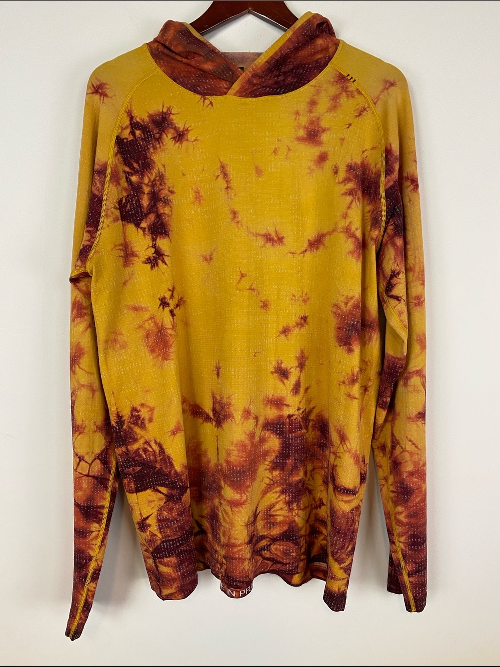 lululemon athletica Men's Tie-Dye Hooded Long Sleeve — Mustard & Maroon